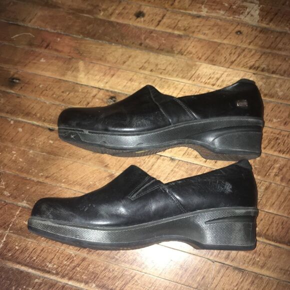 Keens black slip on professional nursing size 8.5 clogs - Picture 2 of 6